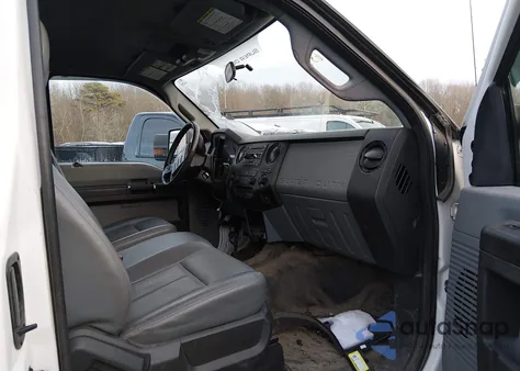 2015 Ford F-250 Xl z USA, uszkodzony, nr VIN 1FD7X2B62FEC84150